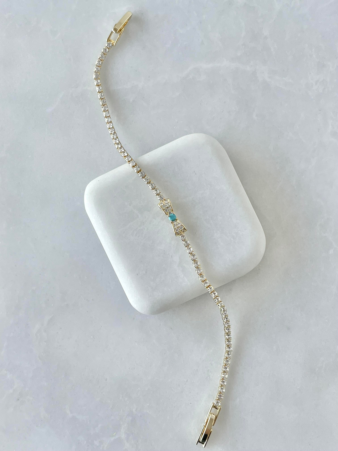 Altın Kaplama Kristal Fiyonk Su Yolu Bileklik Gold