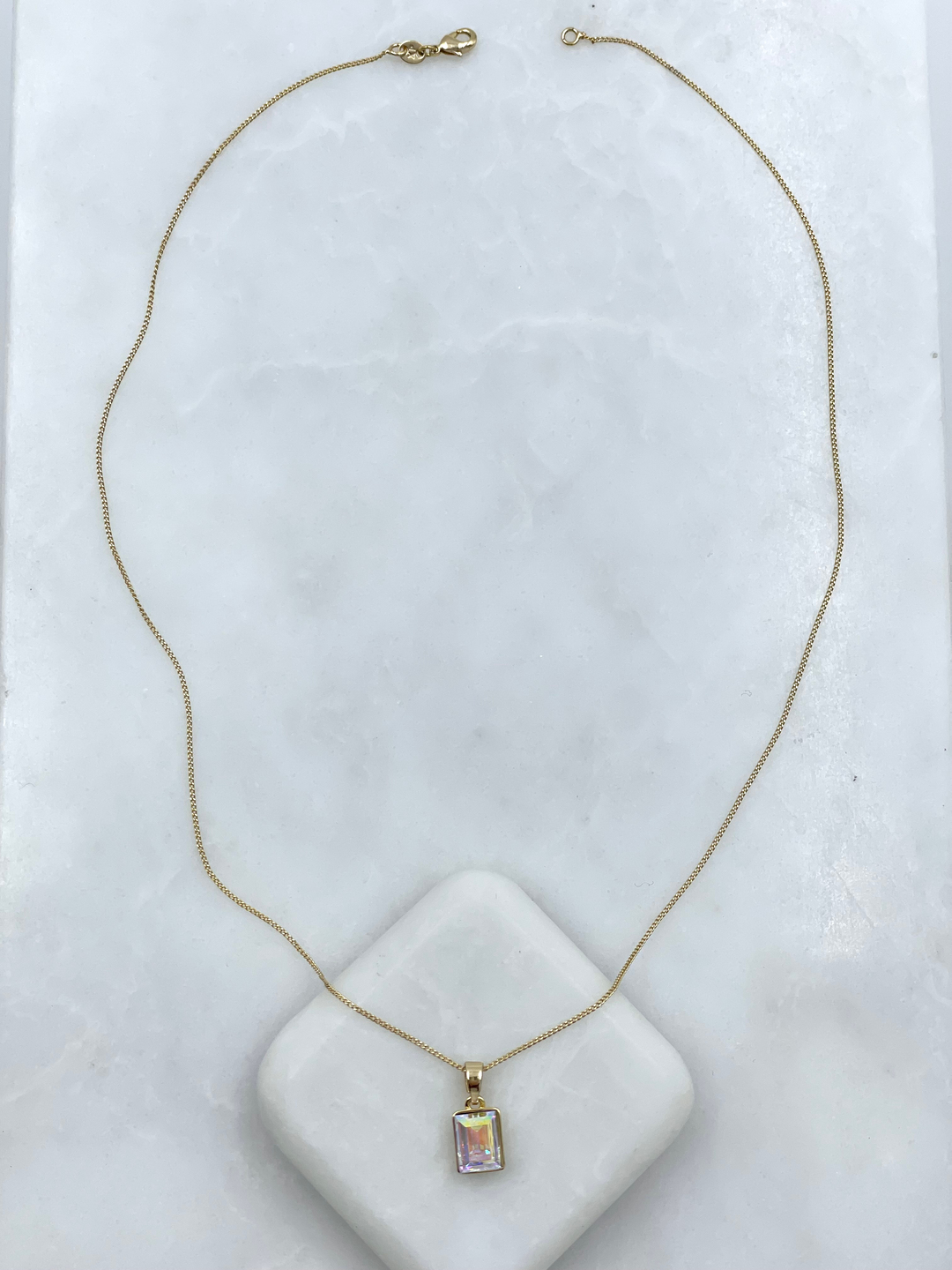 Özel Seri Swarovski Taşlı Dikdörtgen Model Kolye Gold