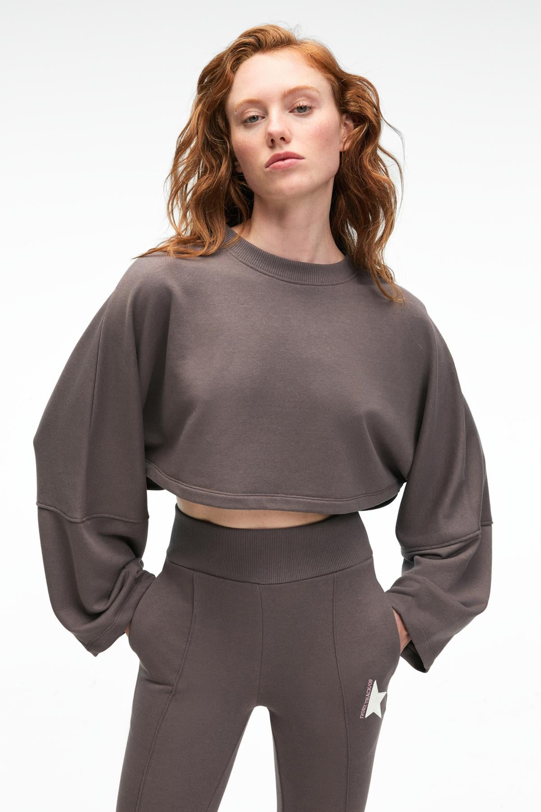 ANOUK Kadın Pamuklu Baskı Ve Patch Detaylı Bisiklet Yaka Crop Antrasit Sweatshirt