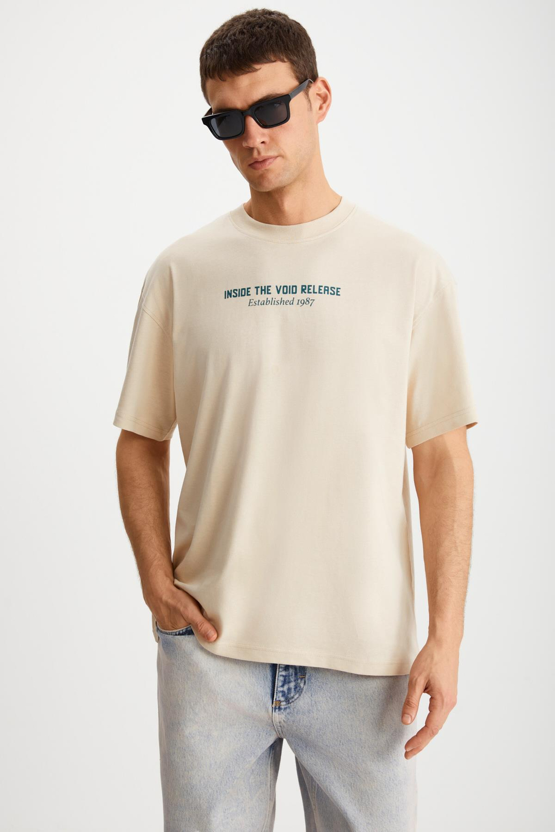 BASTIAN Erkek Sırt Baskı Detaylı Oversize %100 Organik Pamuk Örme Kısa Kol Bej T-Shirt