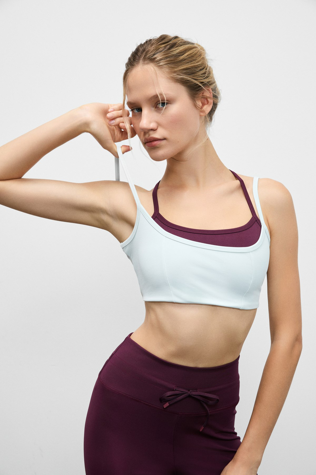 BLAZIX Kadın Esnek Ve Yumuşak Dokulu Kontrastlı Ayar Halkalı Askılı Gri Spor Sütyeni