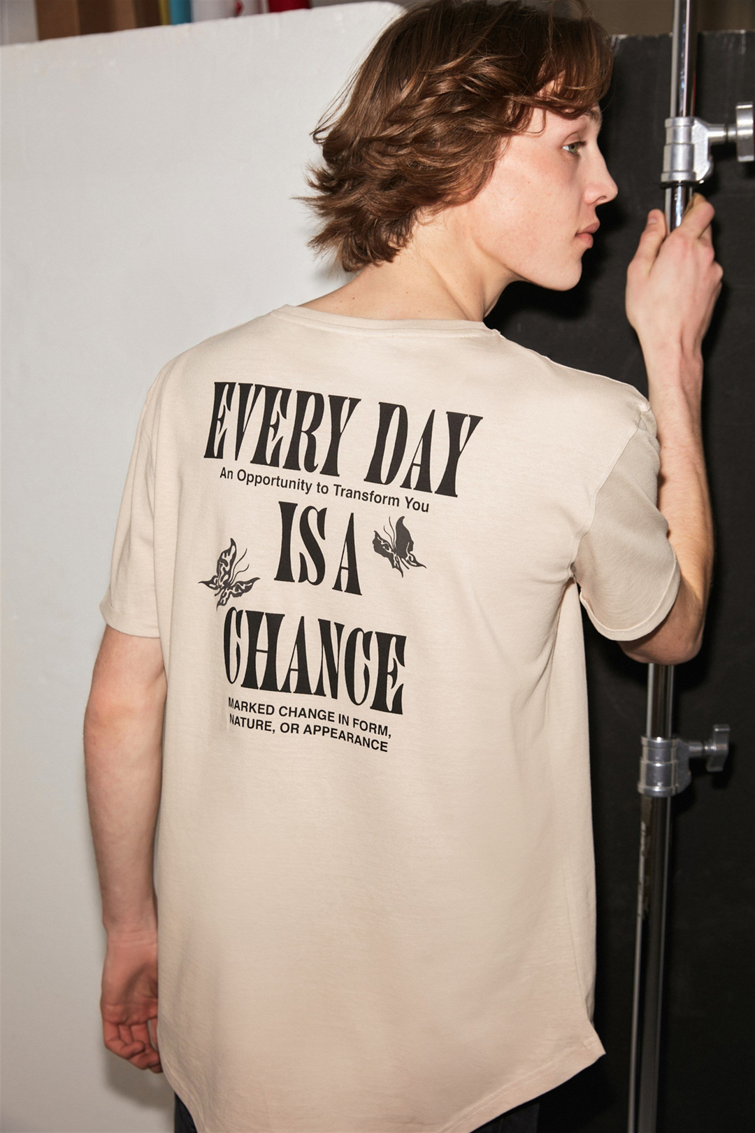 BUTTERFLY Erkek Bej Baskılı Yuvarlak Yaka Long Fit T-Shirt