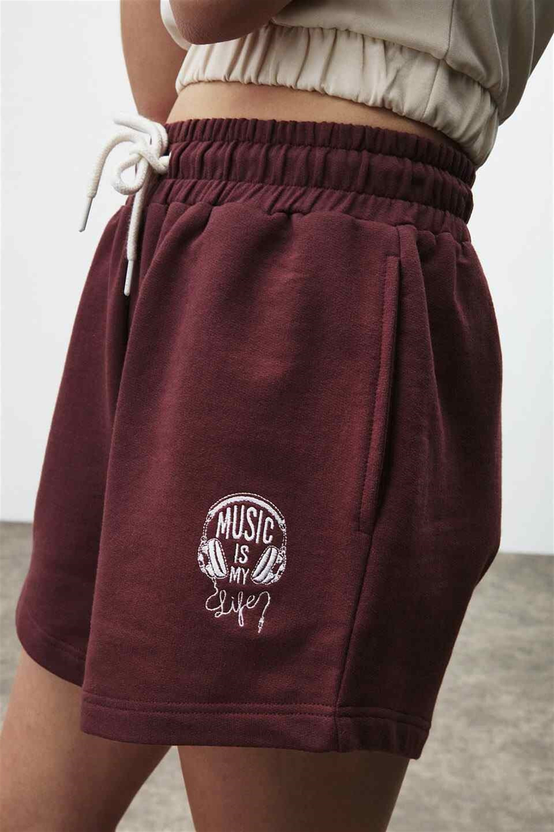 DEMI Kadın Bordo Nakışlı-İşlemeli  Comfort Fit Şort&Bermuda