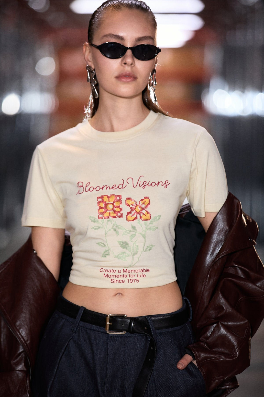 JASMI Kadın Yumuşak Kumaşlı %100 Organik Pamuklu Baskı Ve Nakış Detaylı Crop Sarı T-Shirt