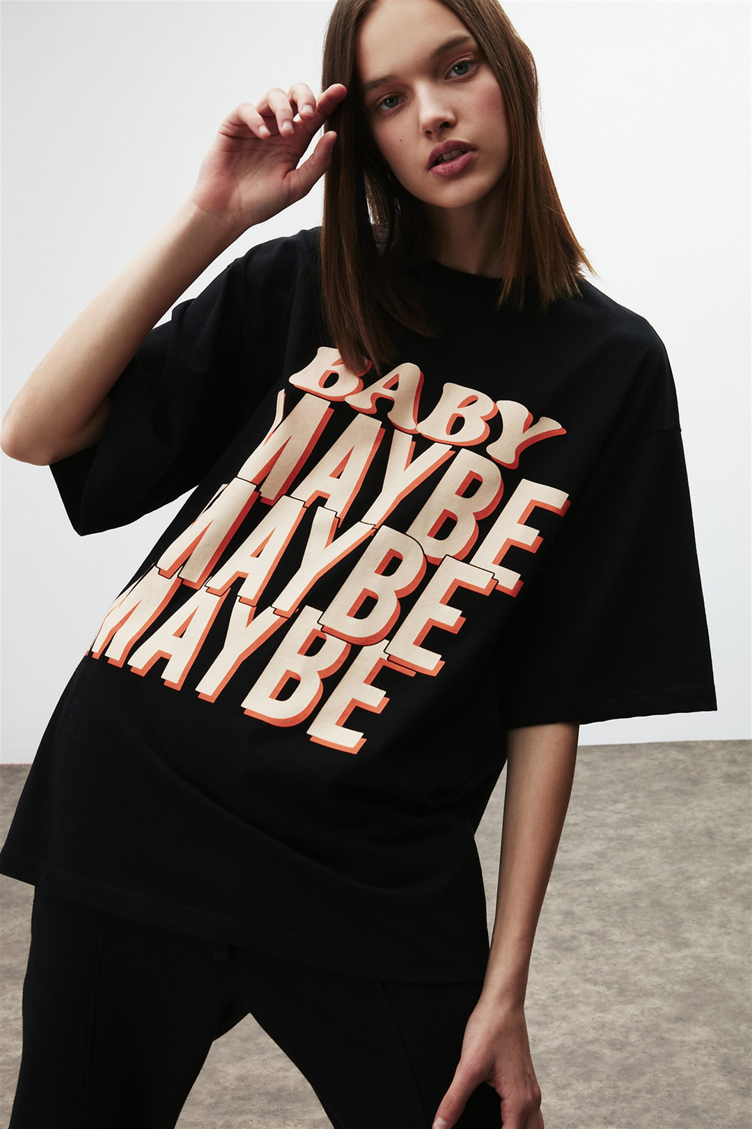Maybe Kadın Siyah Baskılı Yuvarlak Yaka Oversize T-Shirt