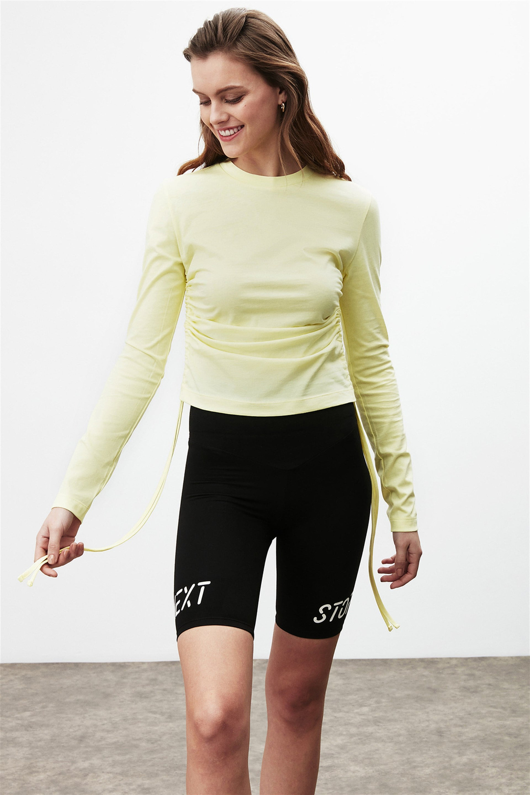 MELISSA Kadın Sarı Düz Renk Yuvarlak Yaka Slim Fit Bluz