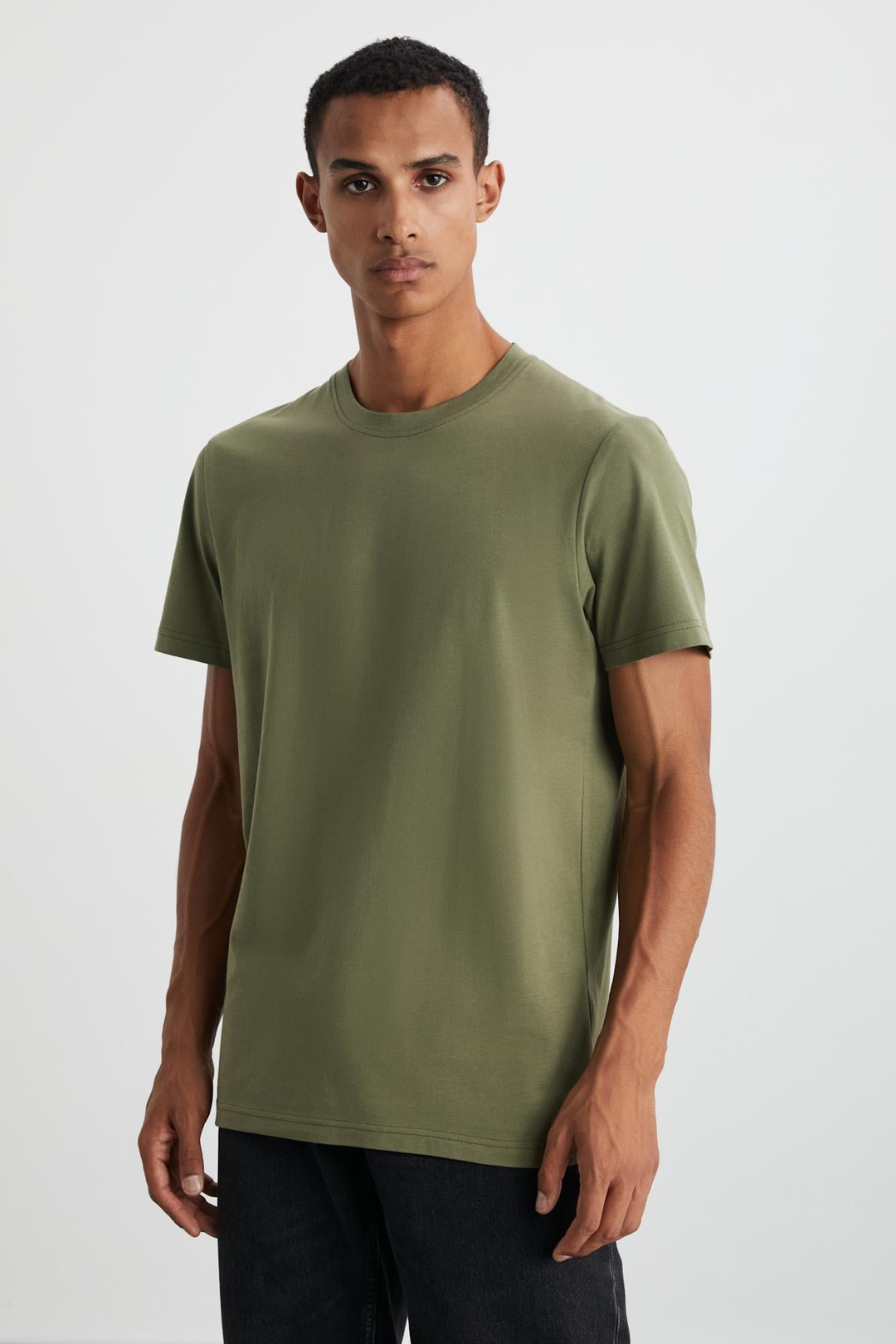 MICHEL Erkek Slim Fit Dar Kesim %100 Organik Pamuklu Yana Kayan Dikişli  Basic Örme Haki T-Shirt