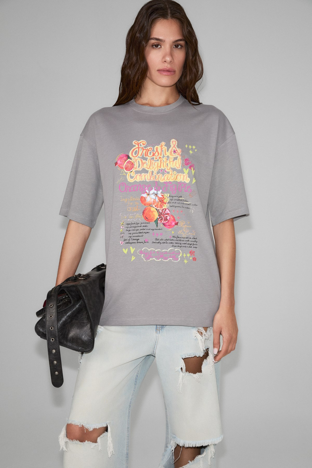 MILLIE Kadın %100 Organik Pamuklu Oversize Kalıp Bol Kesim Baskı ve Nakış Detaylı Gri T-Shirt
