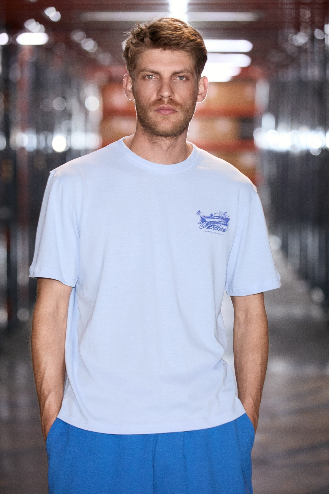 ROOMY Erkek %100 Organik Pamuklu Yuvarlak Yakalı Baskı Detaylı Comfort Fit Mavi T-Shirt