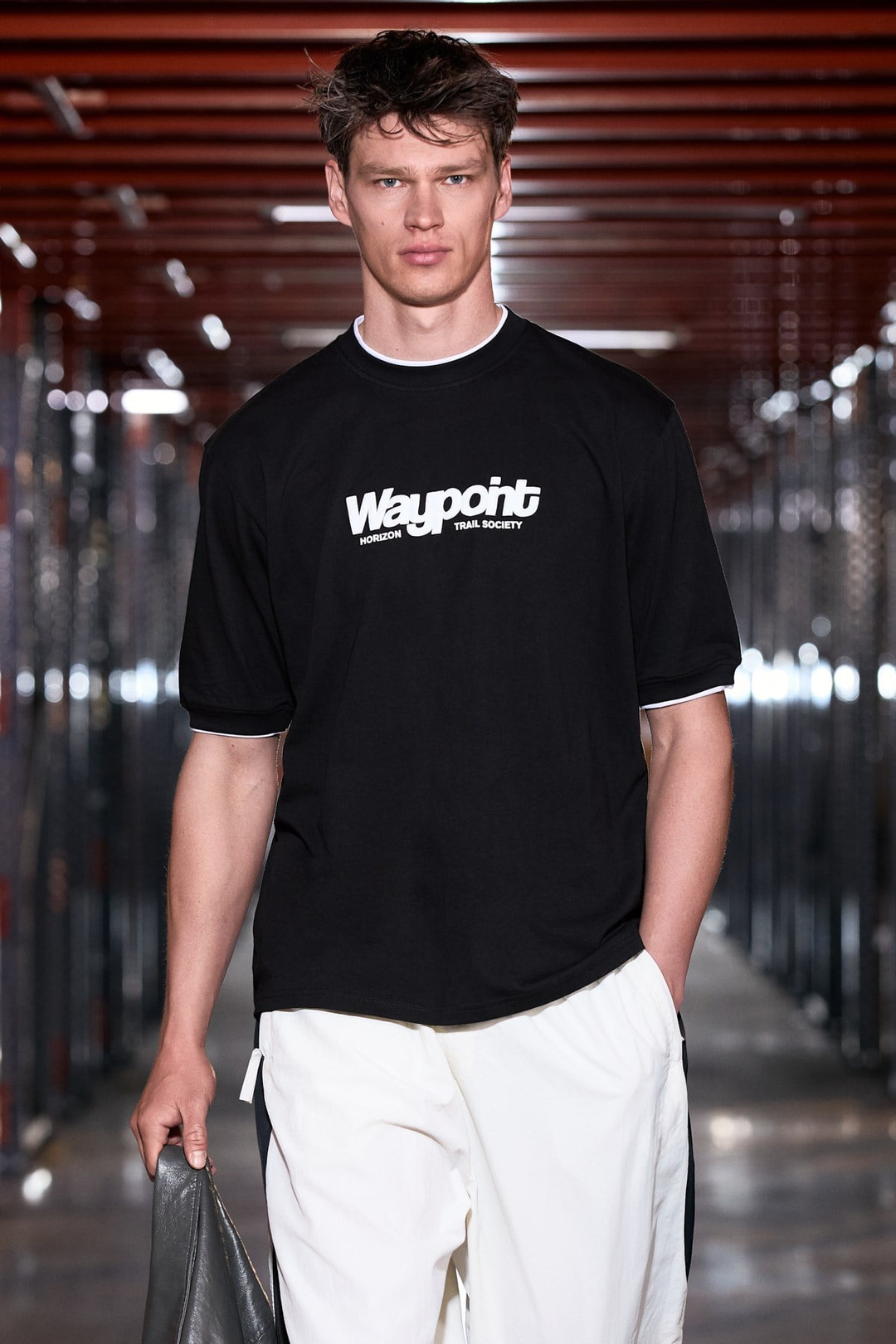 ROUGH Erkek %100 Organik Pamuklu Kontrast Biyeli Baskı Detaylı Regular Fit Siyah T-Shirt
