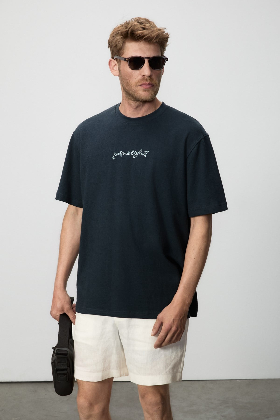 SAIMON Erkek %100 Organik Pamuklu Yuvarlak Yakalı Nakış Detaylı Regular Fit Lacivert T-Shirt