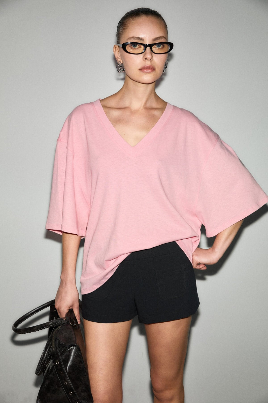 SYLORA Kadın Organik Pamuklu Keten Karışımlı V Yakalı Rahat Kalıp Pembe T-Shirt