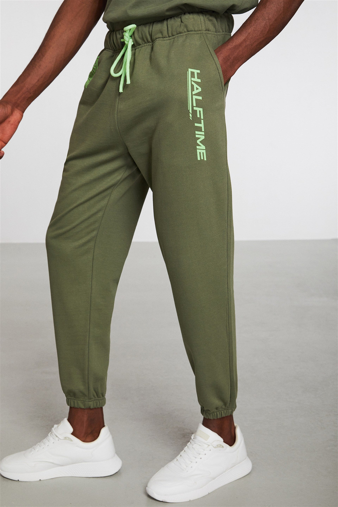 TEMPERATE Erkek Haki Baskılı  Comfort Fit Eşofman Altı