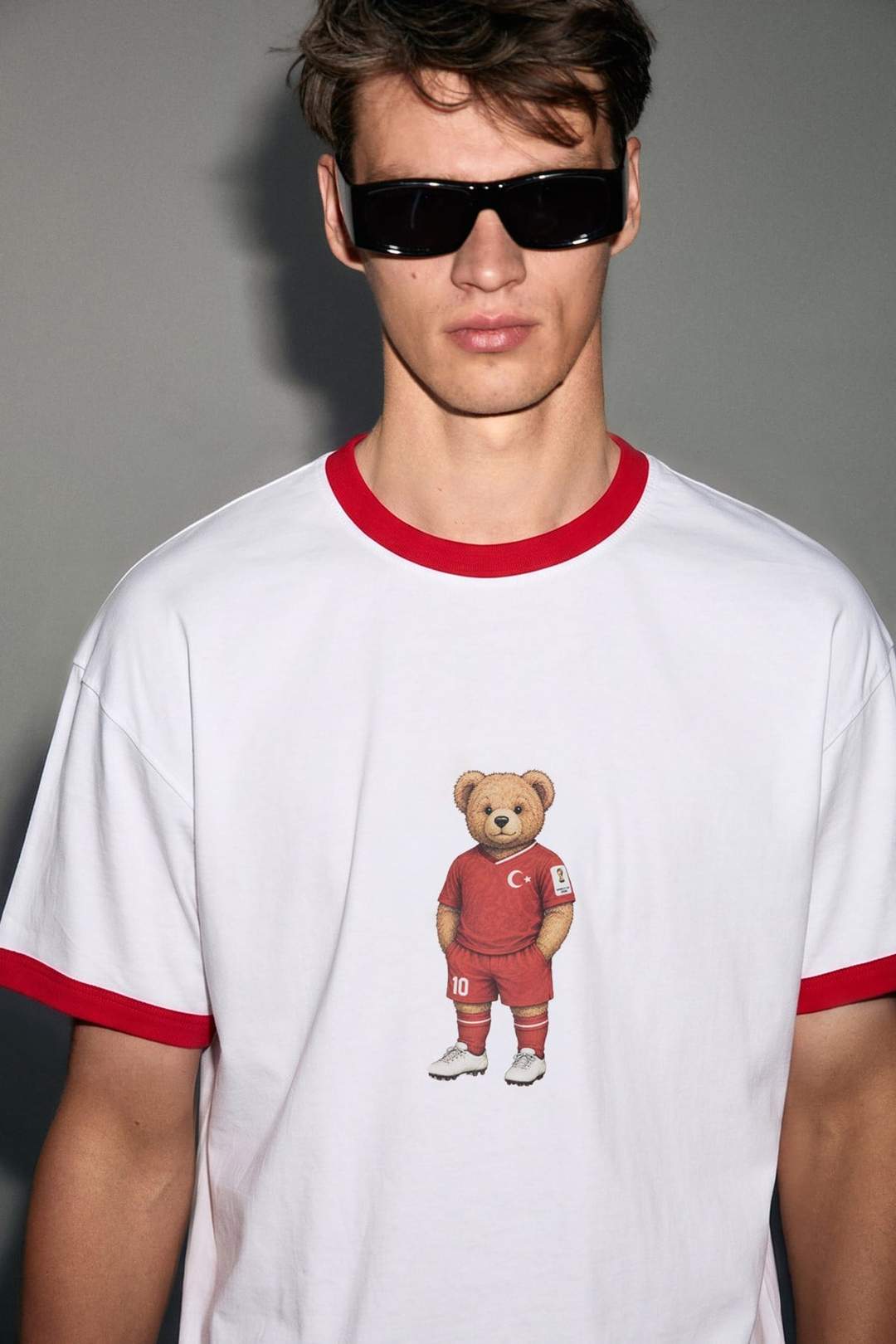 ULGEN Erkek %100 Organik Pamuklu Kontrast Yakalı Dünya Kupasına Özel Baskılı Beyaz T-Shirt