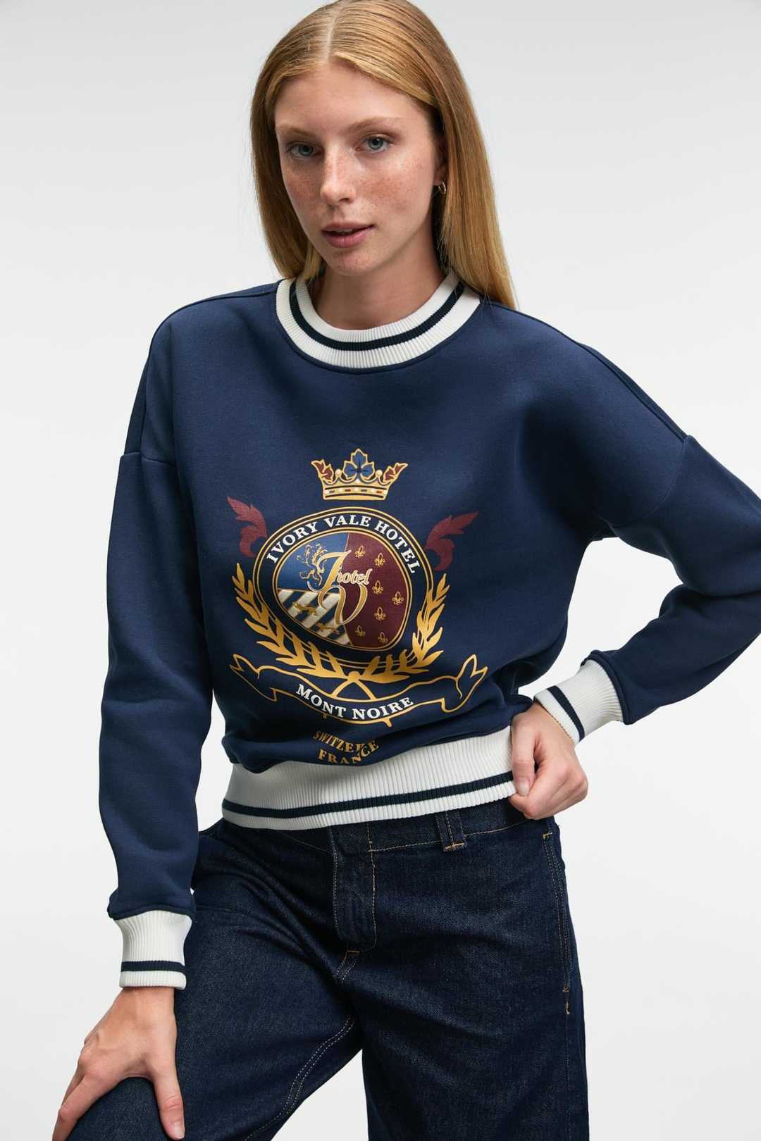 VALLUNE Kadın Kontrast Triko Etek Ucu Manşet Ve Yakalı Nakış Crop Lacivert Sweatshirt