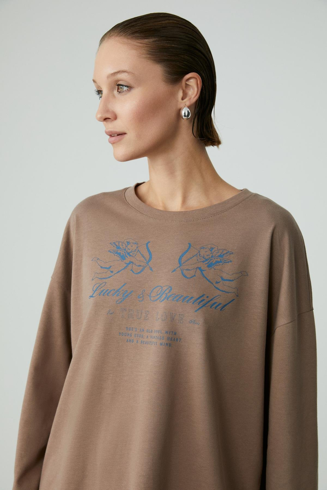 YOSELIN Kadın Uzun Kollu Baskılı Yuvarlak Yakalı Açık Kahverengi Bluz