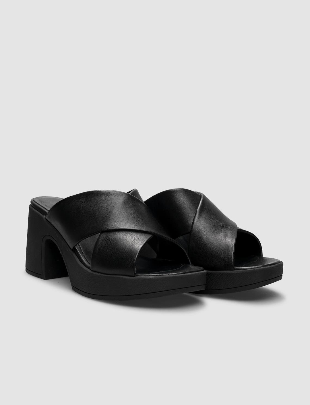 %100 Hakiki Deri Siyah Kadın Terlik