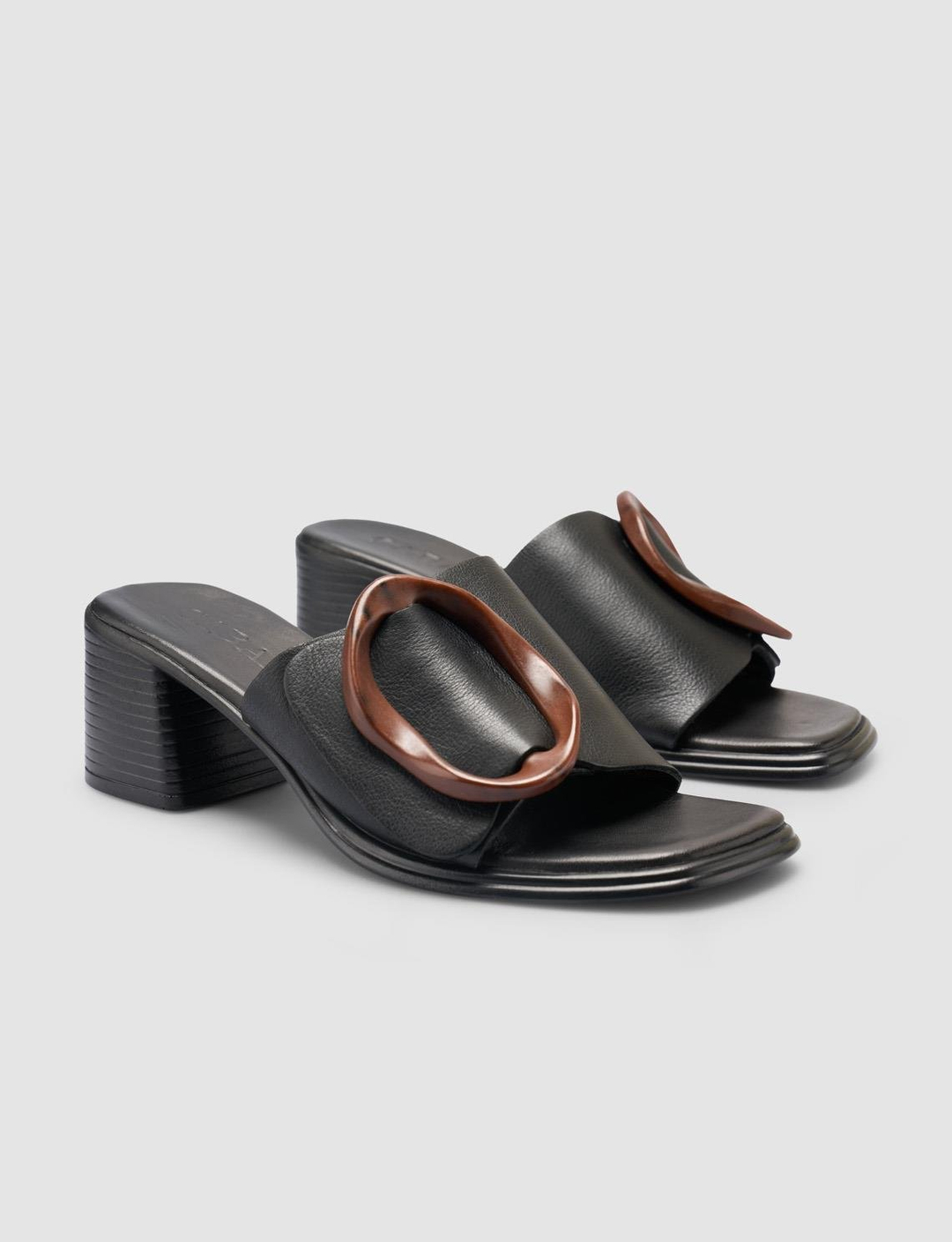 %100 Hakiki Deri Siyah Kadın Terlik