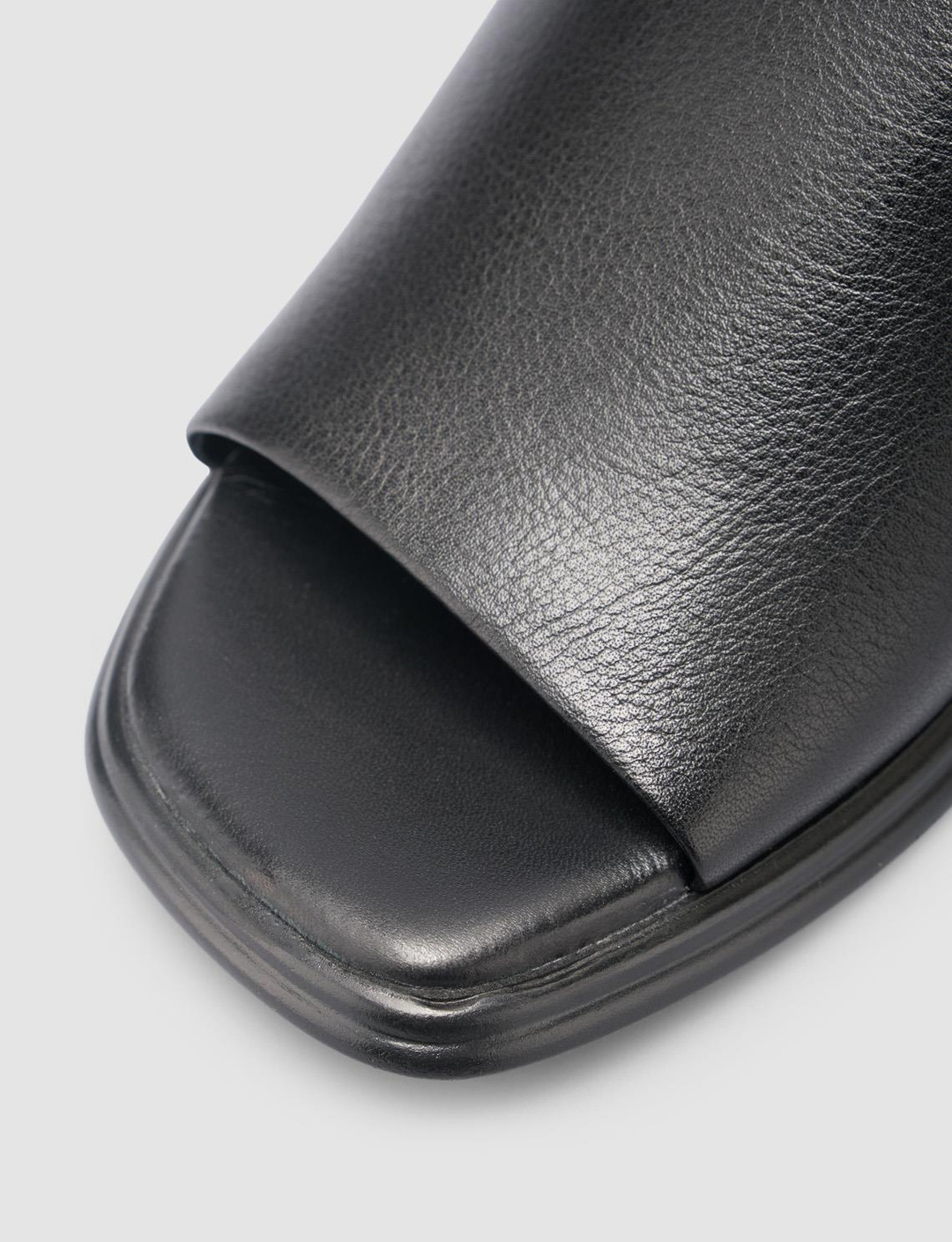 %100 Hakiki Deri Siyah Kadın Terlik