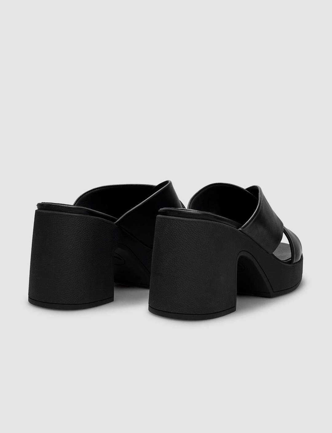 %100 Hakiki Deri Siyah Kadın Terlik