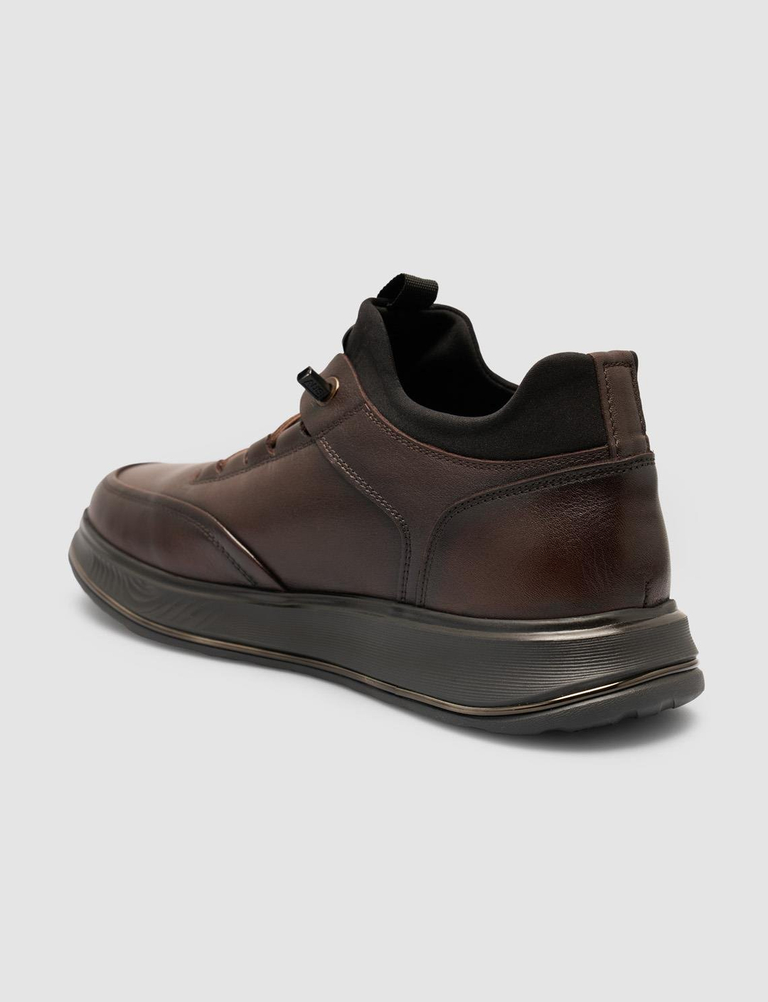 2025-Mevsimlik-Erkek-Ayakkabı