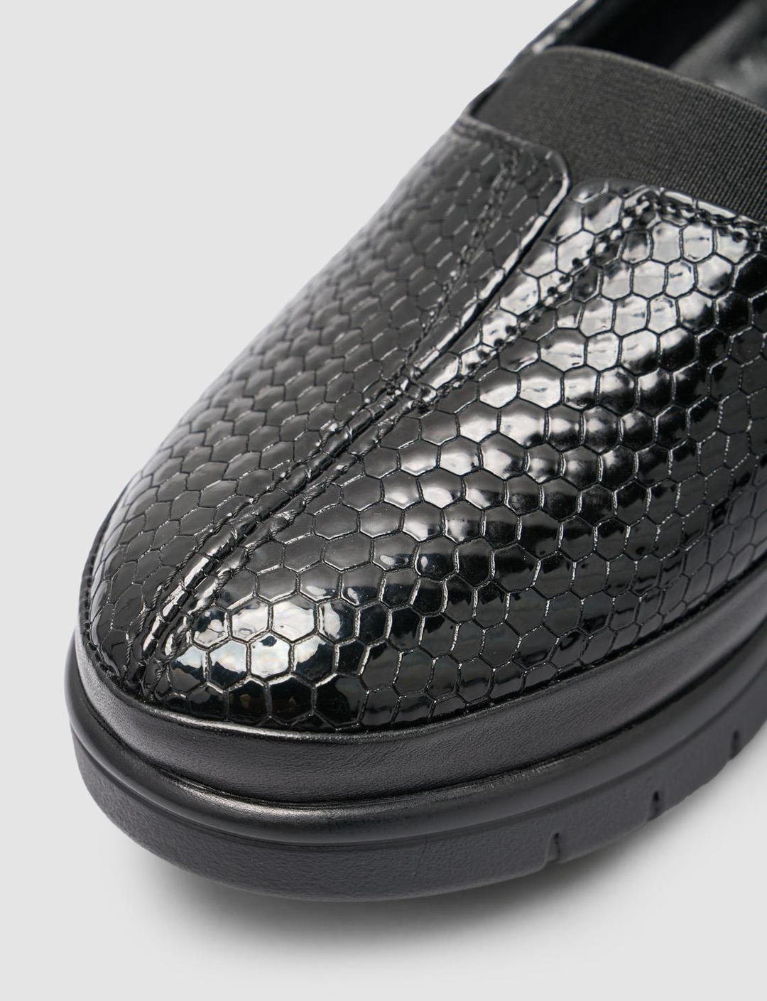 2025-Mevsimlik-Kadın-Ayakkabı