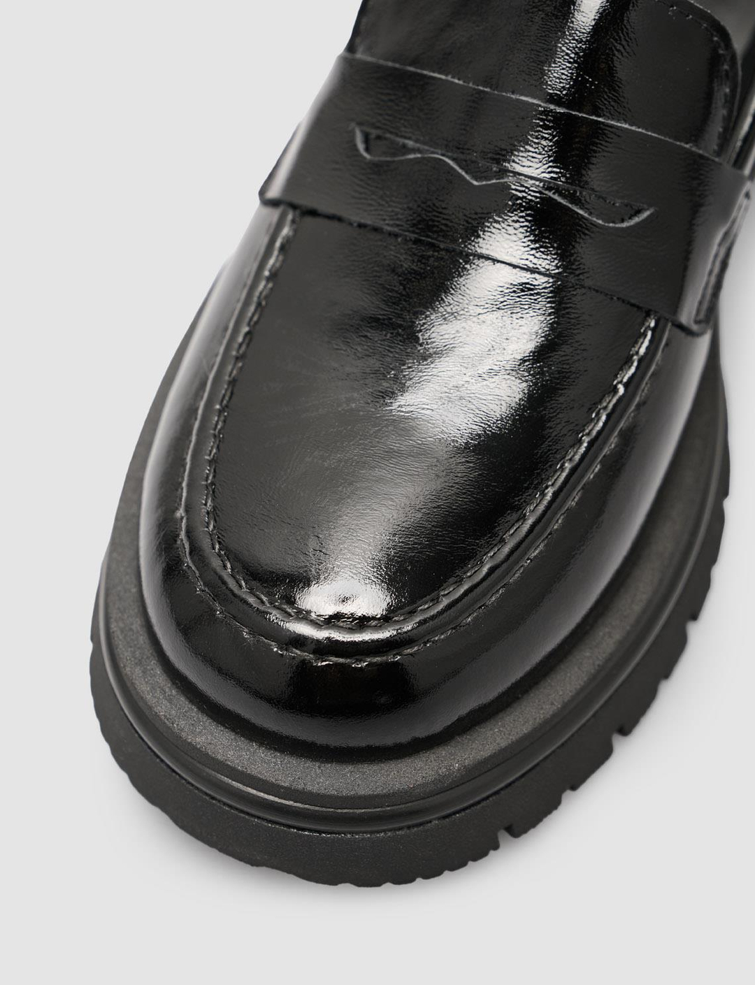 2025-Mevsimlik-Kadın-Ayakkabı