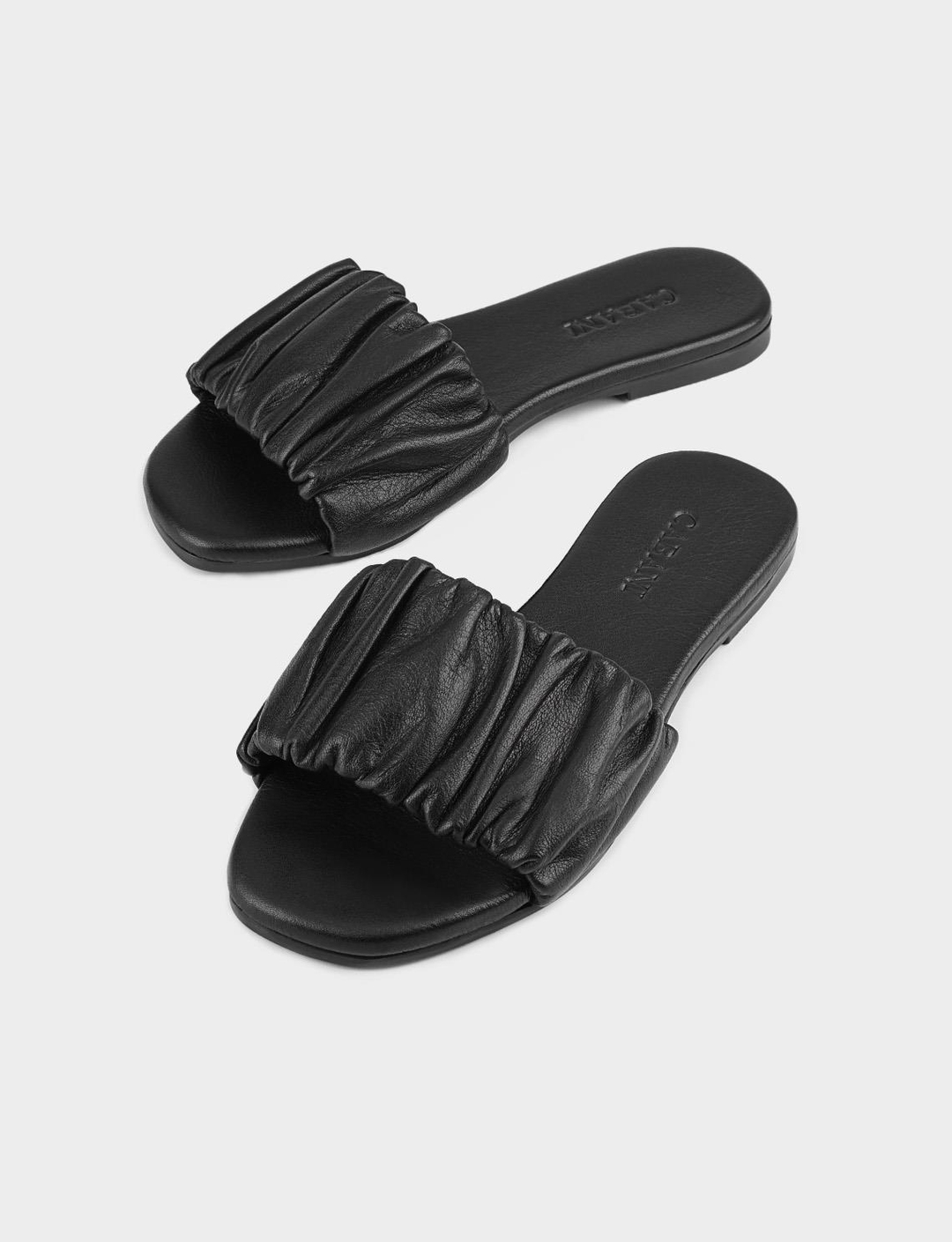 Düz Tabanlı Hakiki Deri Siyah Kadın Terlik