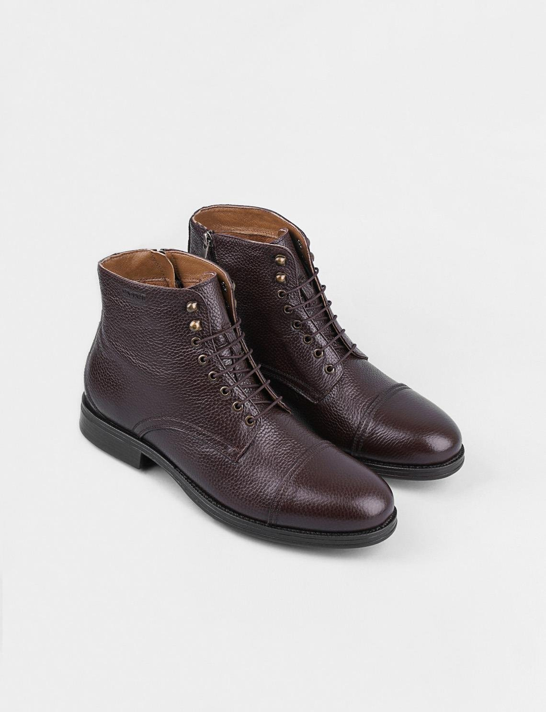 Men Brown Genuine Leather Zipper Clousure Casual Boots