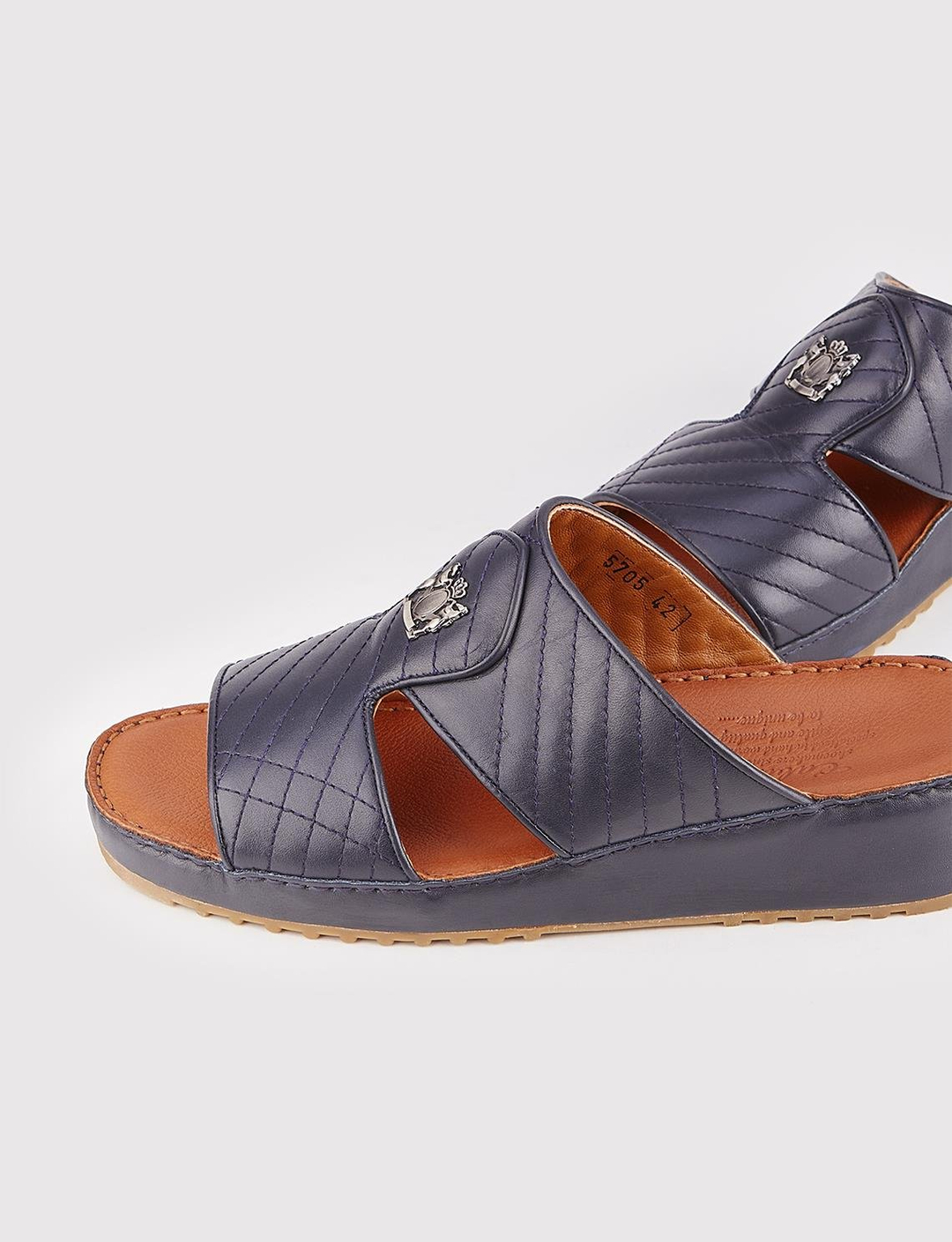 Erkek Hakiki Deri Logo Aksesuarlı Lacivert Terlik