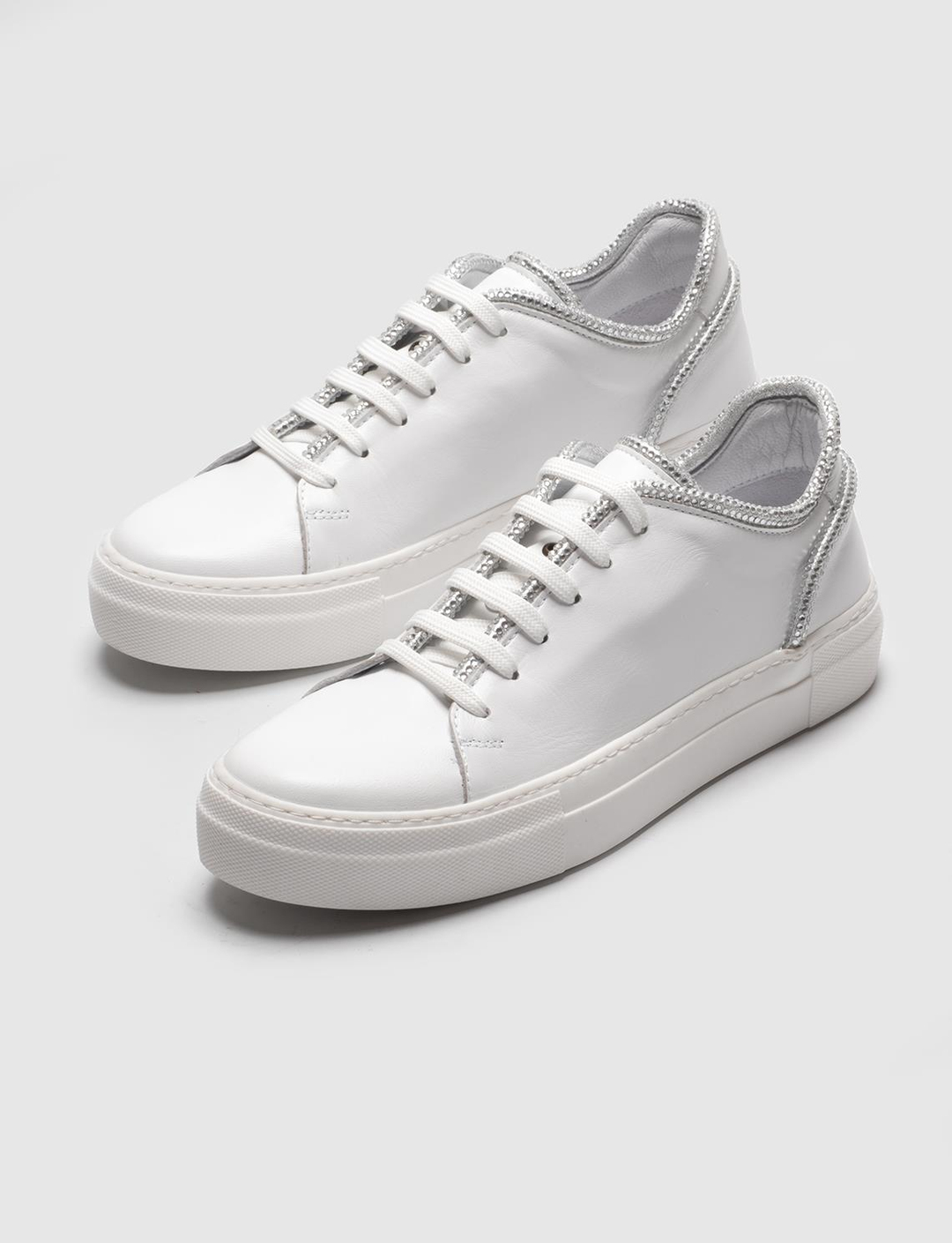 Hakiki Deri Beyaz Bağcıklı Kadın Spor Ayakkabı