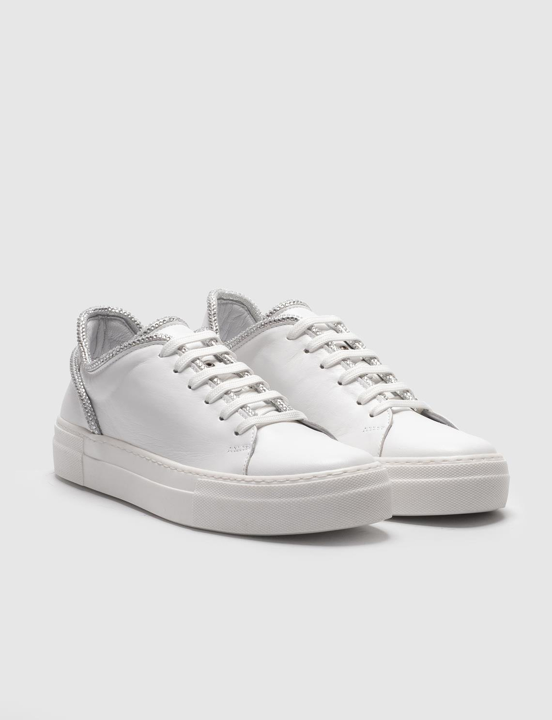 Hakiki Deri Beyaz Bağcıklı Kadın Spor Ayakkabı