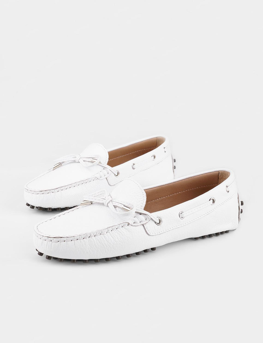 Hakiki Deri Beyaz Fiyonk Detaylı Kadın Loafer Ayakkabı