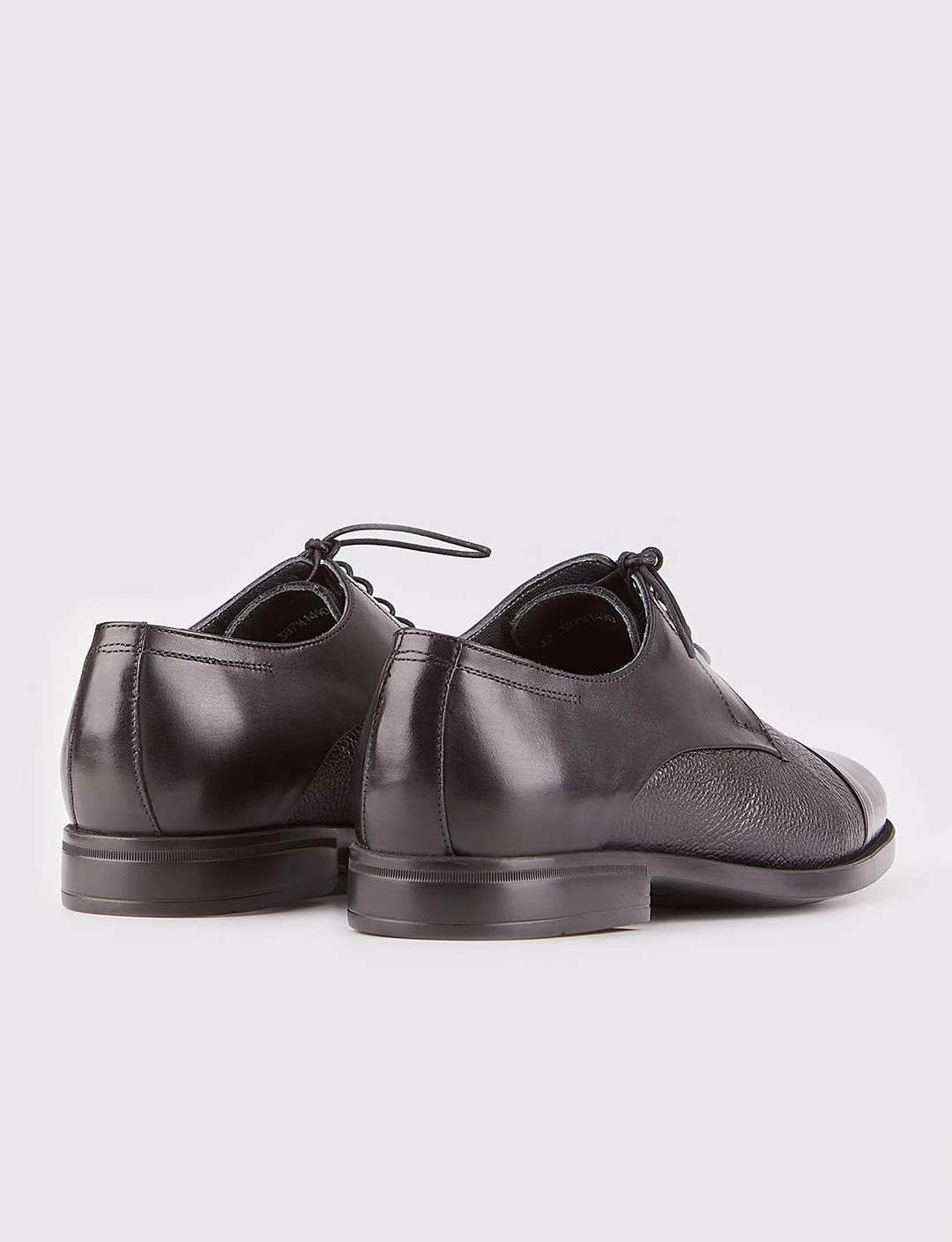 Hakiki Deri Siyah Bağcıklı Kaymaz Tabanlı Erkek Klasik Ayakkabı