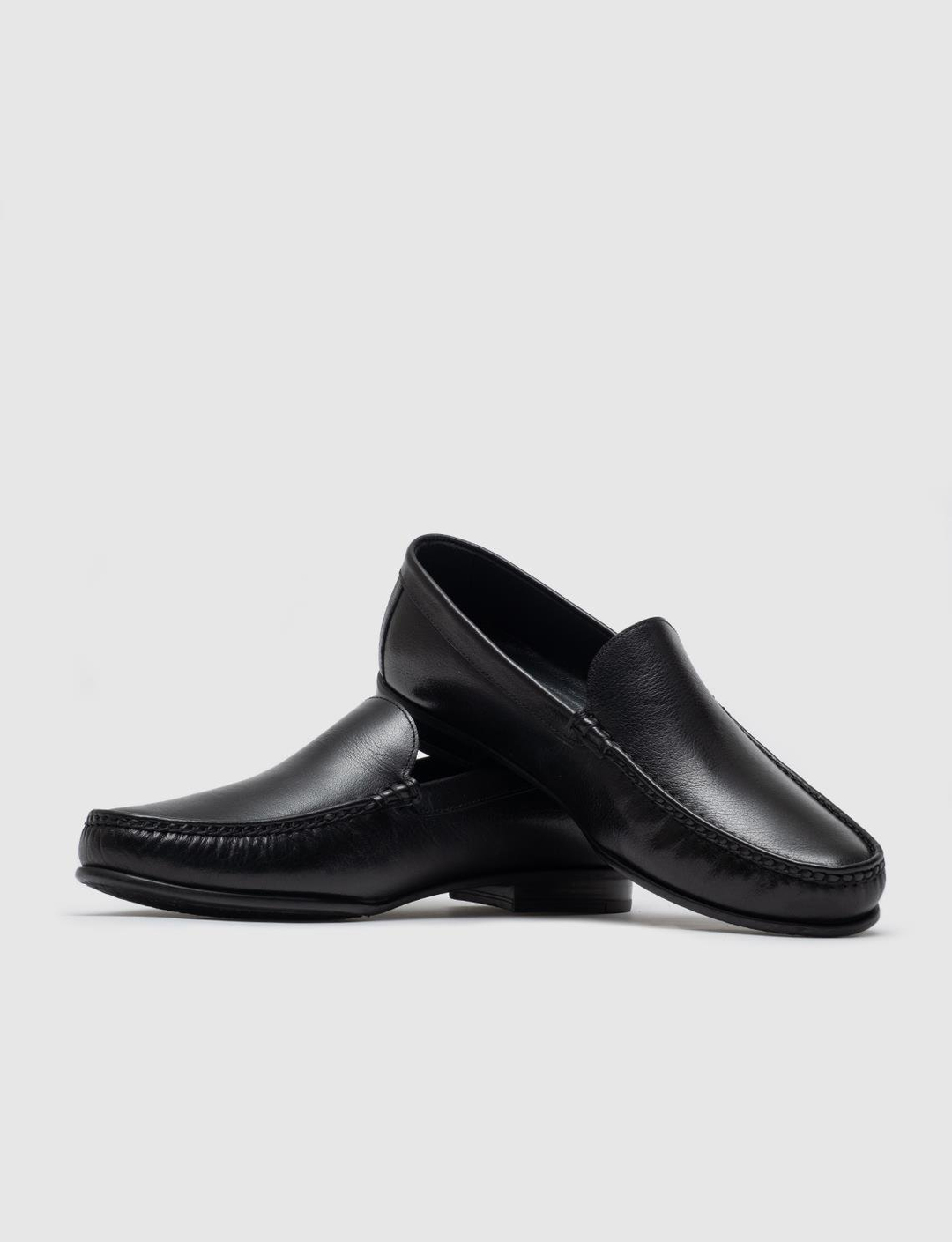 Men Black Genuine Leather Loafers