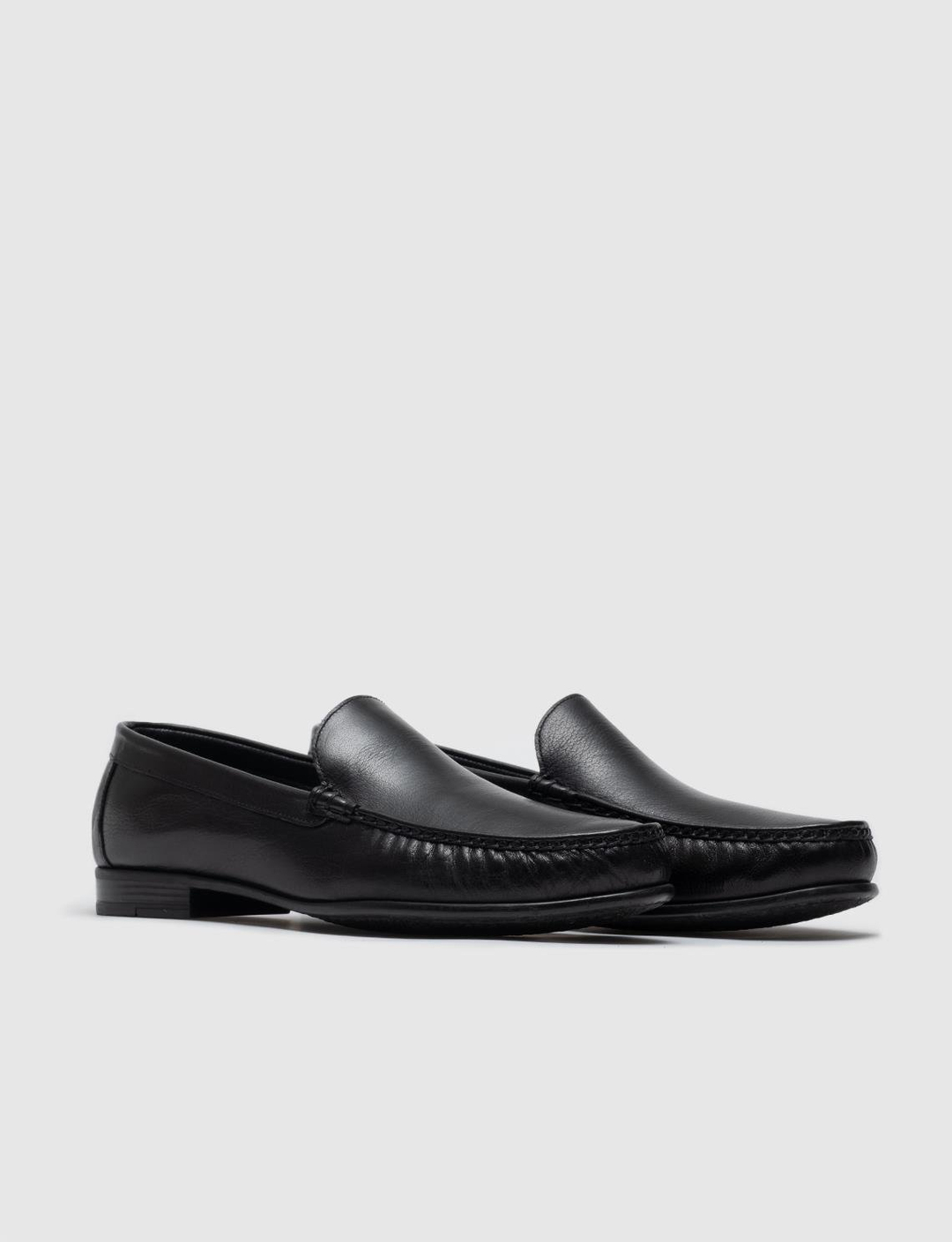 Men Black Genuine Leather Loafers