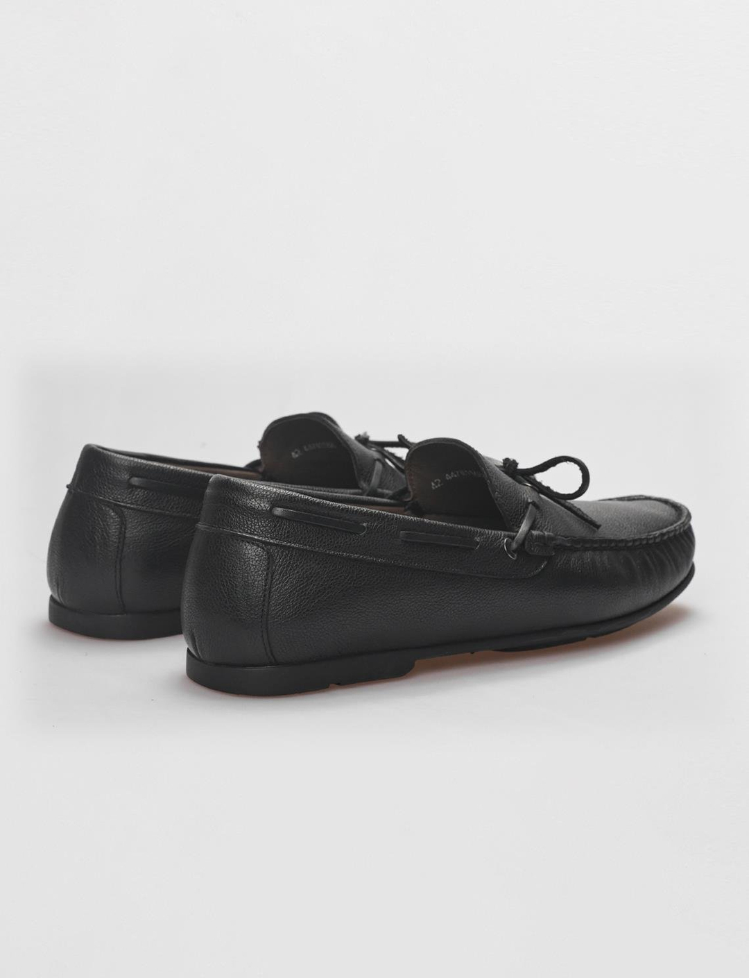 İpli Fiyonk Detaylı Hakiki Deri Siyah Erkek Loafer