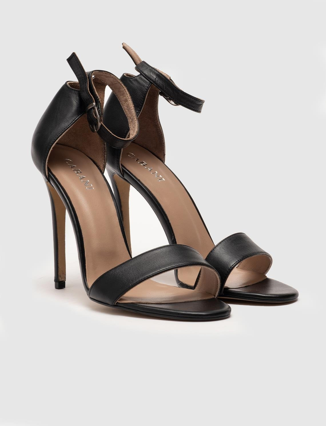 Neolit Taban Toka Detaylı Hakiki Deri Siyah Kadın Topuklu Ayakkabı