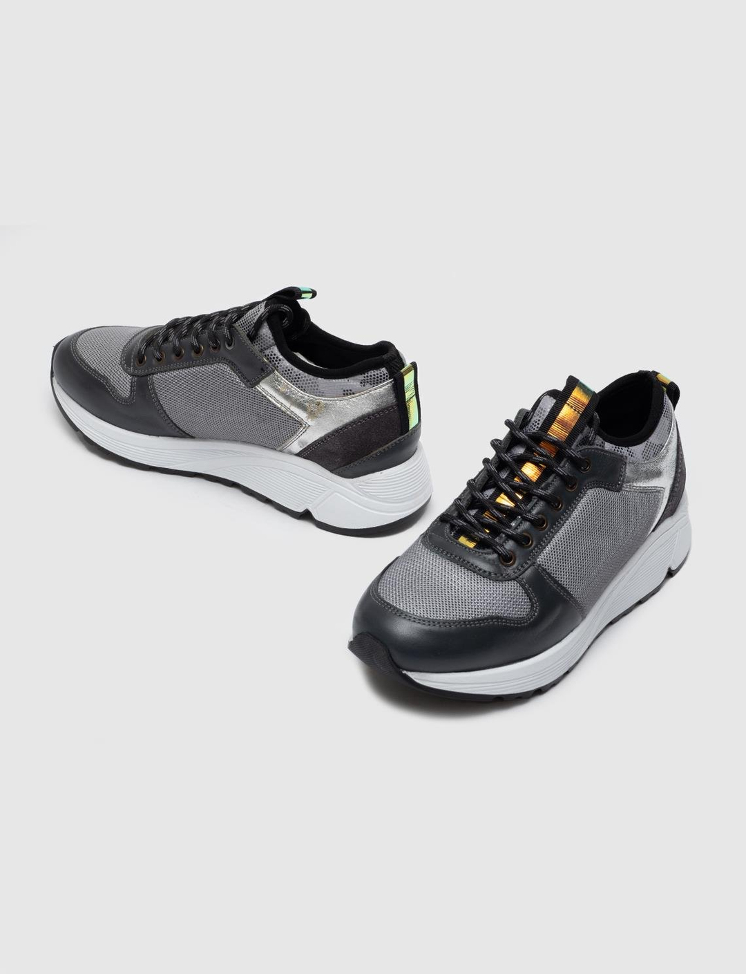 Özel Tasarımlı Hakiki Deri Gri Bağcıklı Kadın Spor Ayakkabı