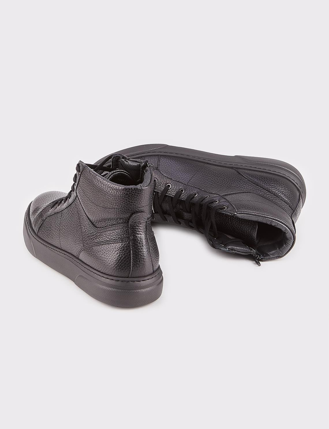 Men Black Genuine Leather Zipper Clousure Casual Boots