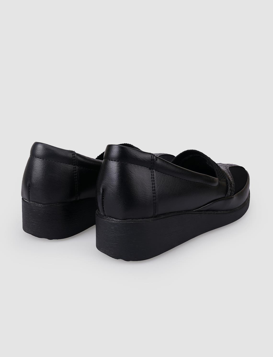 Vegan Deri Siyah Kadın Ayakkabı