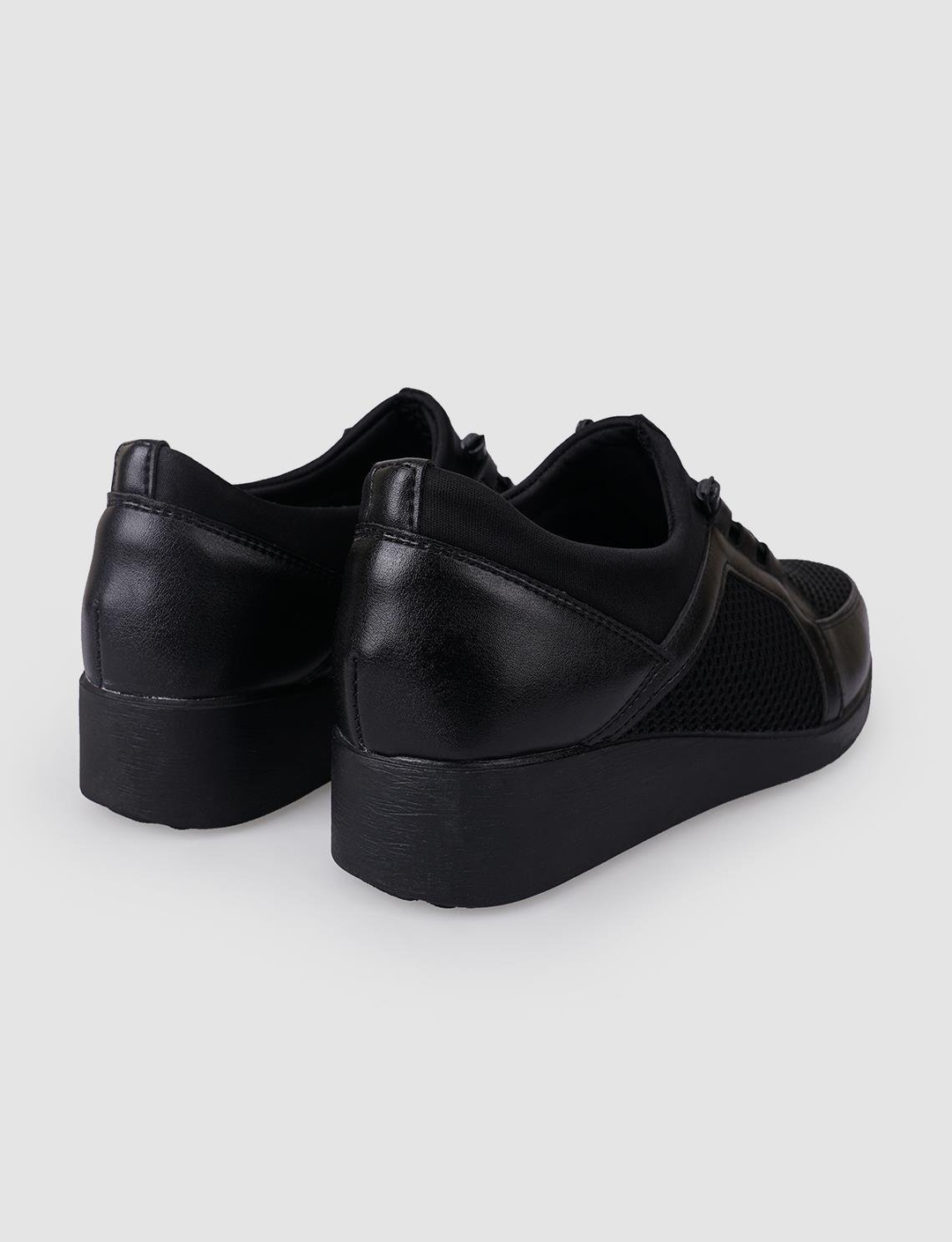 Vegan Deri Siyah Kadın Ayakkabı