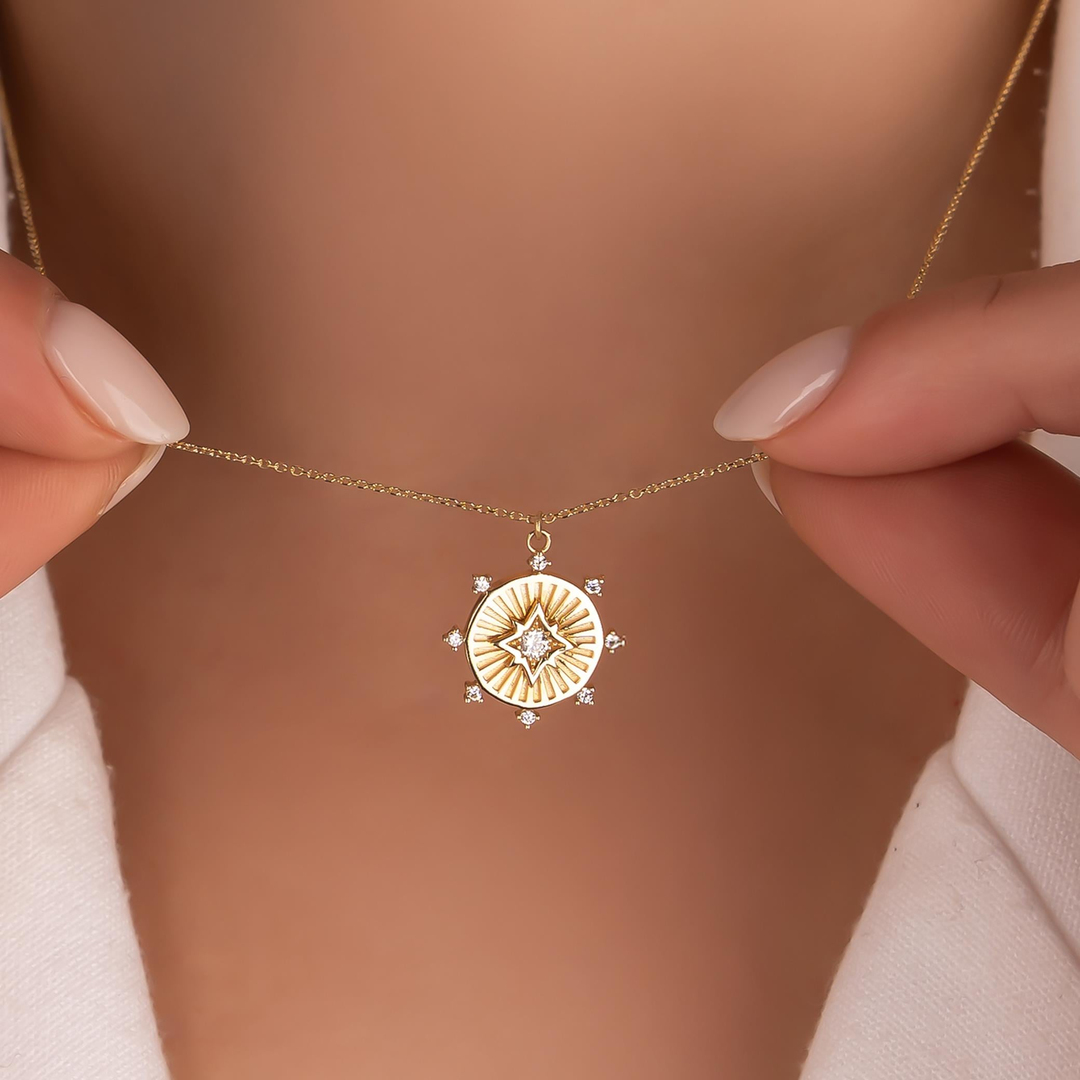 14 Ayar Altın Taşlı Yıldız Kolye