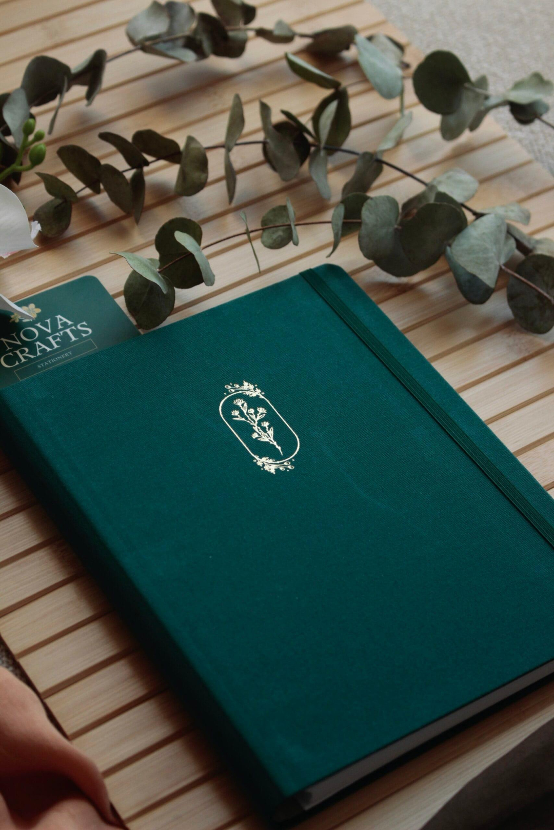 Gizli Bahçe Yeşil Keten Defter / Gizli Spiralli Yaldızlı Kapaklı Noktalı Defter