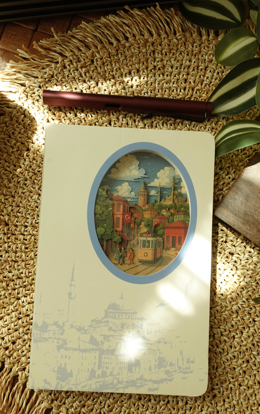 Nova Crafts Diorama 3D Katmanlı Defter Taksim Ve İstanbul Silueti  Temalı Noktalı Defter 80 Yaprak A5