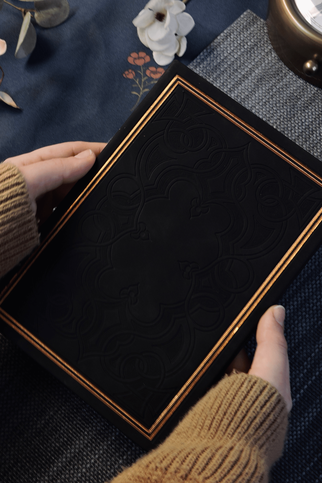 Nova Crafts Siyah Yaldızlı Kabartmalı Çizgili Defter