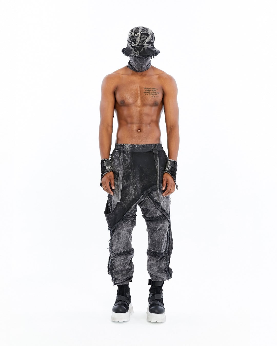 SPLIT ZIP PANTS
