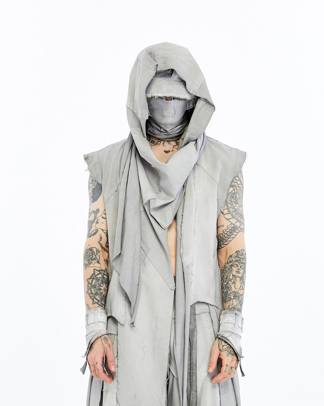 DIVIDE VEST