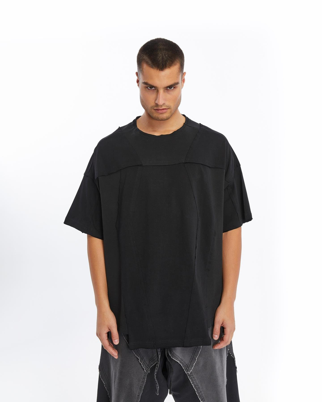 GEOMETRIC SHAPED T-SHIRT