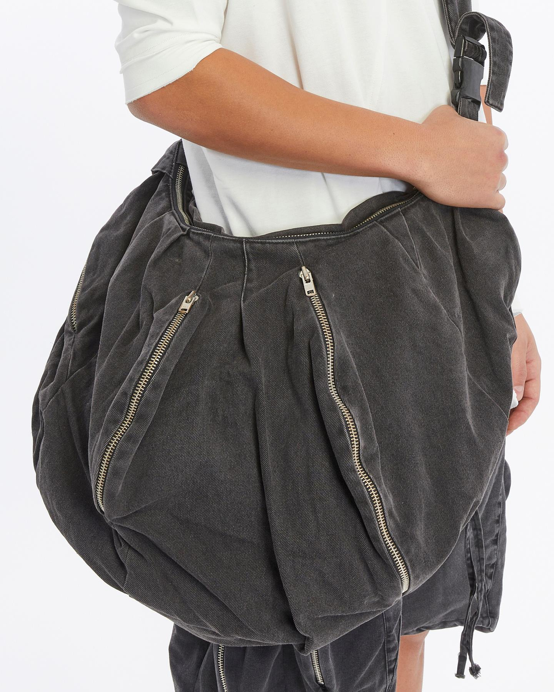 ZIPPER POCKET BAG